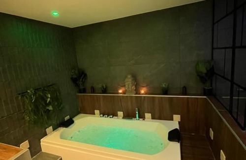 Bron Apartment | Cozy Jolie T2 with Family and Pet-Friendly Amenities