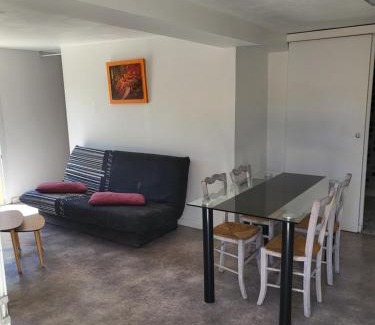 Sollies-Ville Apartment | Independent Jolie T2 Villa - Ideal for Family Getaways