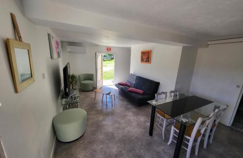 Sollies-Ville Apartment | Independent Jolie T2 Villa - Ideal for Family Getaways