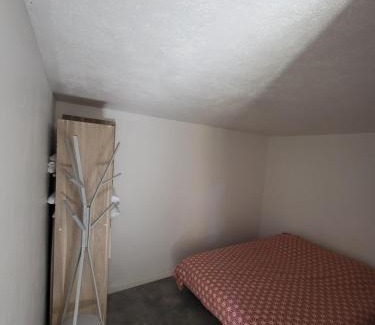 Sollies-Ville Apartment | Independent Jolie T2 Villa - Ideal for Family Getaways