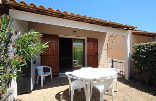 Portiragnes-Plage Villa | Cozy Villa with Pool and Ocean View, Just Steps from Beach