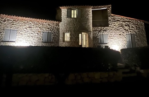 Callian Villa | Enchanting Jolie Villa en Pierres - Family-Friendly Retreat