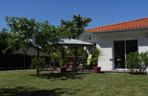 Biscarrosse House | Jolie Villa: Tranquil Stay Near the Forest in Bisca