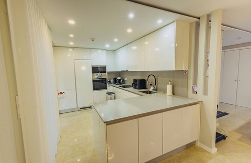 Seixal Villa | Jolika’s House Private Heated Pool EV charger