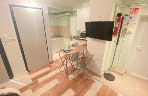 Angerville Apartment | Cozy Studio Apartment with Family-Friendly Amenities
