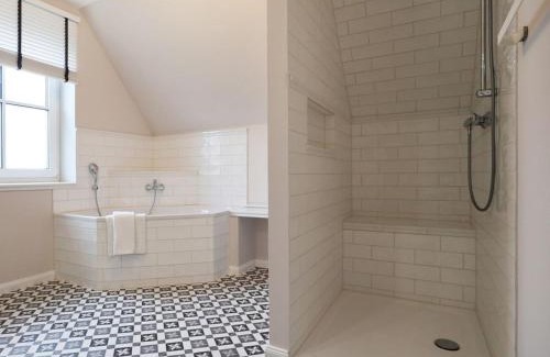 Gross Schwansee Apartment | Experience Jolle Ferienhaus: 4-Star Family & Pet Friendly
