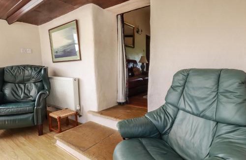 Fivelanes House | Exceptional Jolls Ground Barn: Pet-Friendly & Pool Access