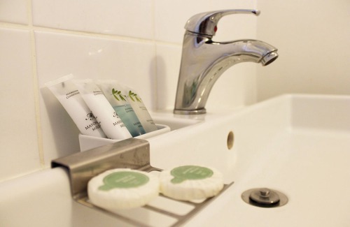 Heybridge Bed & Breakfast | Cozy Retreat at Jolly Sailor - Enjoy Dining by the Quay