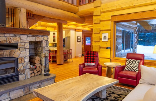 Smithers House | Experience Bliss at JollyMore | Blue Bird Nest Resort