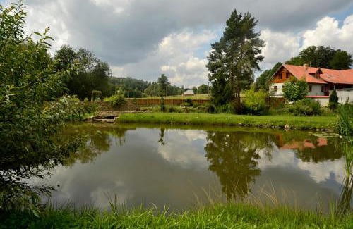 Zhor u Mlade Vozice House | Relax at Jonášův Mlýn: Family-Friendly with Pool & Dining
