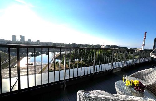 Old Town Apartment | Exceptional Jonas Hill SkyView Apartment - Guest Rated 9.8!
