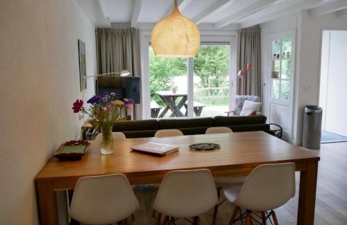 Municipality of Terschelling Apartment | Jonas - Elegant Apartment Steps from the Dunes & Ocean