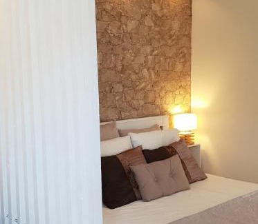 Santa Marinha House | Pet-Friendly Jones Home with Pool & Kitchen Access
