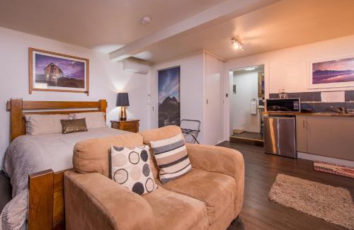 Burnie Bed & Breakfast | Discover Jones On Wilson Boutique B&B - 4-Star Retreat