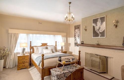 Burnie Bed & Breakfast | Discover Jones On Wilson Boutique B&B - 4-Star Retreat