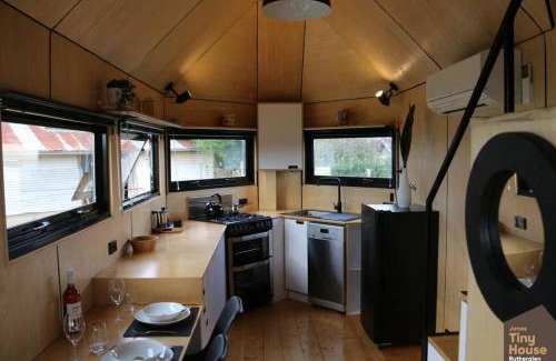 Rutherglen House | Cozy Tiny House at Jones Winery, Rutherglen - Pet Friendly