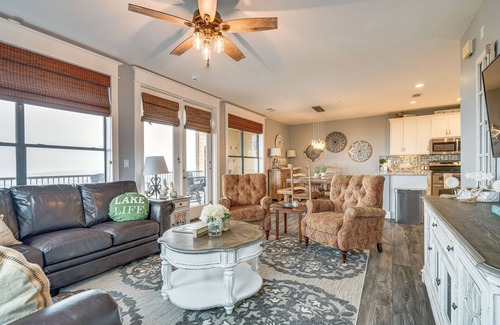 Jonestown Condo | Lakeview Jonestown Condo with 2 Balconies & Top Amenities