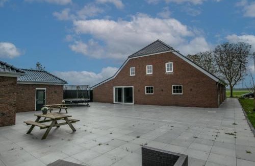 Lage Zwaluwe House | Discover Jonkershof: Family-Friendly Stay with 9.8 Rating