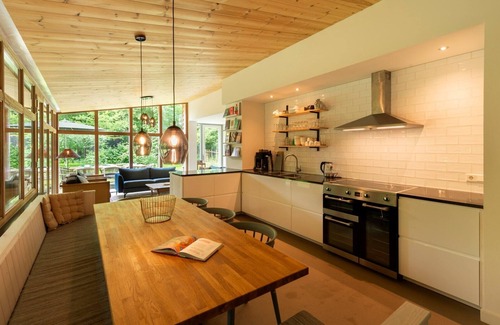 Renesse Villa | Family-Friendly Getaway at Jonkersweegje 9 with Ocean View