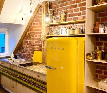 Old Town Apartment | Guest Rated Jono Apartment: Family-Friendly with Hot Tub