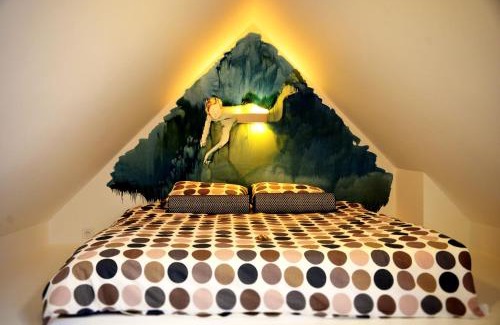 Old Town Apartment | Guest Rated Jono Apartment: Family-Friendly with Hot Tub