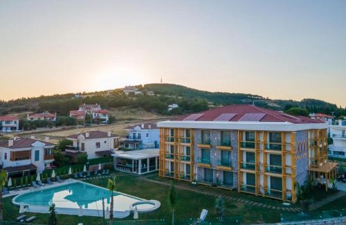 Ayvalik Hotel | Relax at Joon Cunda: Oceanfront Hotel with Pool & Dining