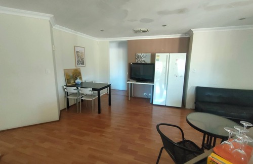 Connolly House | Joondalup Villa with five bedrooms and two bathrooms, can accommodate 10 people