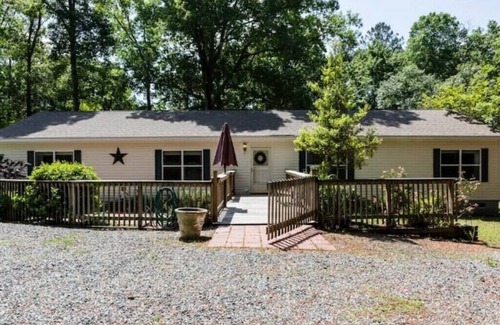 McCain House | Discover Family-Friendly Comfort at Jordan Dam Road Ranch House