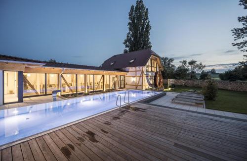 Mainz-Bingen Hotel | Experience Jordan's Untermühle: Pet Friendly Oceanfront Retreat