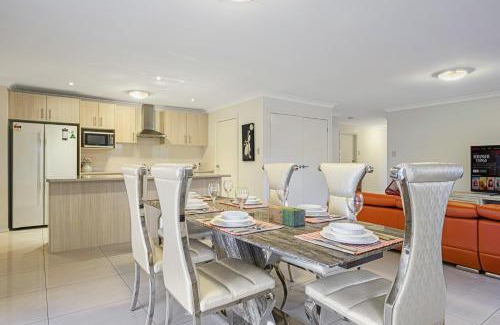 Jordan Springs Villa | Cozy Jordan Springs 3BR Family Home with WiFi & Parking