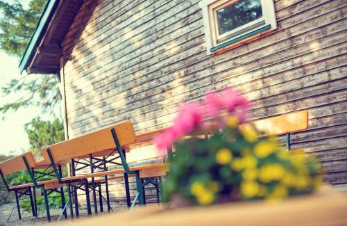Goestling an der Ybbs House | Discover JoSchi Almhütte Hochkar: Pet-Friendly Retreat