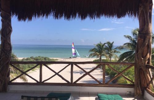 Ixil House | Relax at Jose's Ha Uay House with Private Beach & Pool
