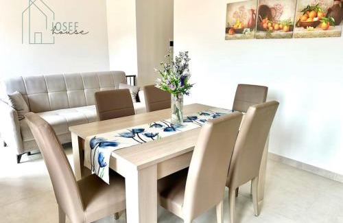 Graniti Apartment | Family-Friendly Josef House with Great Guest Reviews