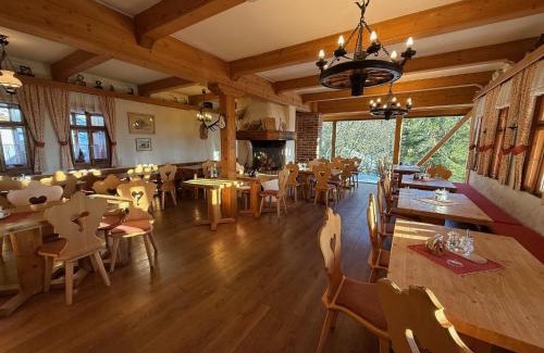 Spindleruv Mlyn House | Pet-Friendly Resort Sv. František with Hot Tub & Breakfast