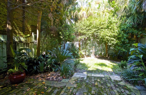 Charleston Historic District House | Discover Josephine's Garden Apartment Near King St. with Pool