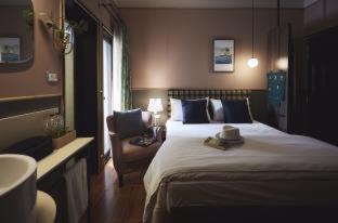 Phaya Thai Hotel | Discover Josh Hotel: 4-Star Retreat with Pool & Breakfast