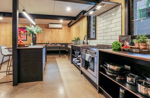 Agnes Water House | Guest Rated 10/10: Joshi's Oceanfront Family Guesthouse