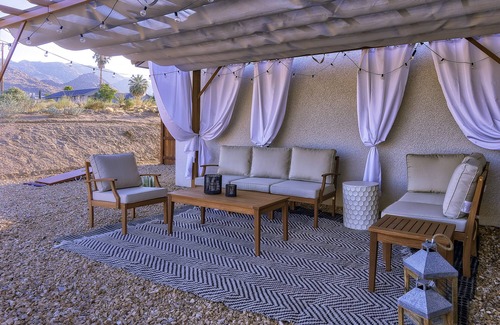 Joshua Tree House | Unforgettable Joshua Tree Desert Retreat with Spa & Pool