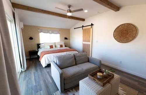 Wonder Valley House | Joshua Tree Modern-boho Escape-Stargazing and Fire Pit