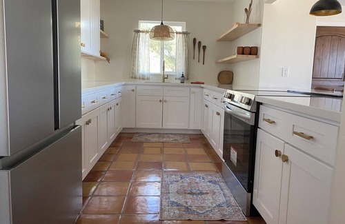Yucca Valley Cabin | Discover Joshua Tree House with Stargazing & Desert Views