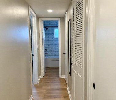 Joslyn Castle Apartment | Convenient Joslyn 5-Bedroom Near UNMC - Family Friendly