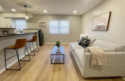 Joslyn Castle Apartment | Cozy Joslyn 6: Pet-Friendly Retreat in Midtown Omaha