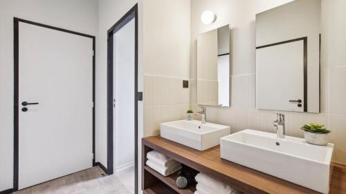 Anatole France Danton Hotel | Pet-Friendly JOST Hôtel Le Havre Centre Gare - Rated 8.9/10