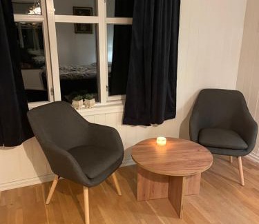 Volda Bed & Breakfast | Discover Josygaard: Family-Friendly Retreat with Dining
