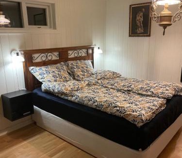 Volda Bed & Breakfast | Discover Josygaard: Family-Friendly Retreat with Dining