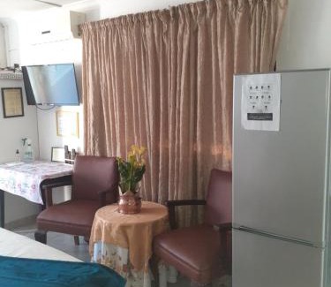 Bluff House | Cozy JoThams Bed & Breakfast with Oceanfront Views