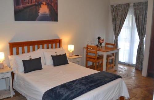Hessequa House | Top-Rated Journey Guesthouse: Family and Pet Friendly Stay