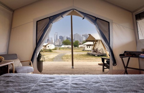 Manhattan Hotel | Journey Twin Tent | Collective Governors Island | Near NYC Skyline Views