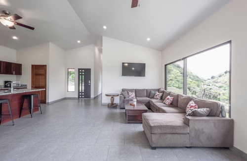 Mercedes House | Journeys End: Breathtaking Views in Enchanting Community