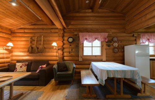 Lampivaara House | Pet-Friendly Joutsen Holiday Home with Hot Tub & Family Amenities